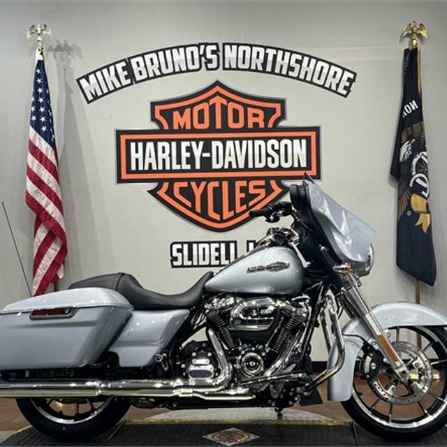 2023 Harley-Davidson Street Glide FLHX - Atlas Silver Metallic