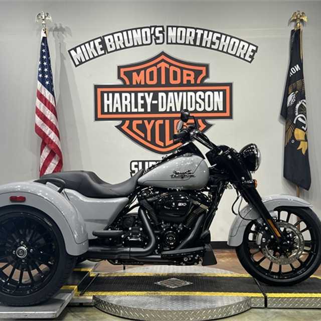 2024 Harley-Davidson Freewheeler FLRT - Billiard Gray